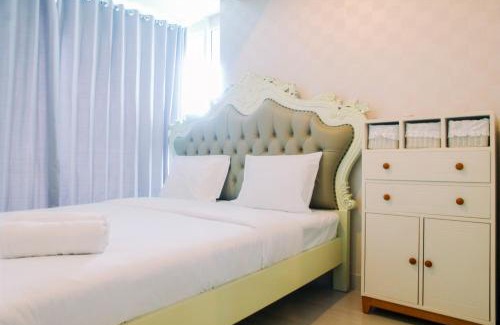 Pekayon Jaya Apartment | Luxury Furnished 2BR Grand Kamala Lagoon Apartment By Travelio