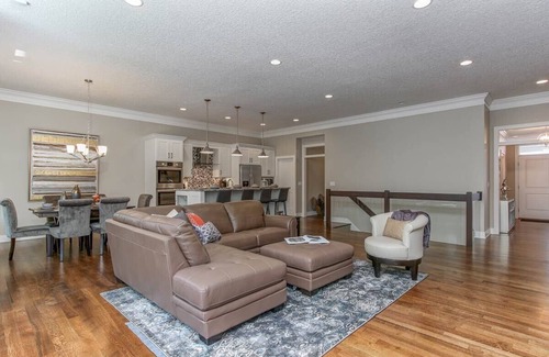Rochester House | Luxury Furnished Villa Near Mayo Clinic!