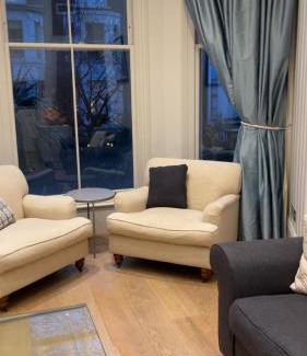 West Kensington Apartment | Luxury Garden view flat - Kensington