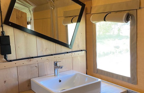 De Veenhoop House | Luxury glamping near the Frisian waters