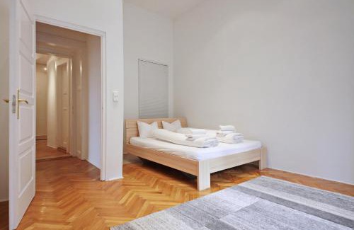 Belso-Ferencvaros Apartment | Luxury gold plated suite in calm central location