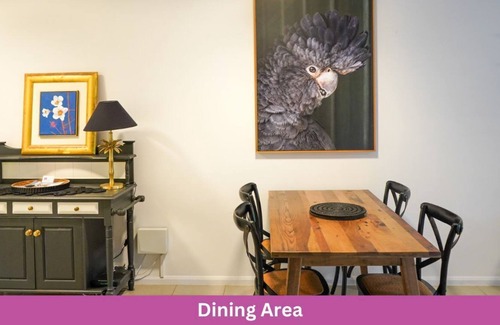 North Ward Apartment | Luxury | Gregory St Apt | Walk to Strand/Ocean