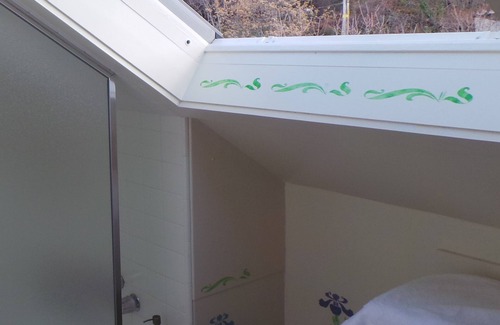 Placerville Apartment | Luxury Guest Apartments-Walking To Main St Placerville - Iris Suite