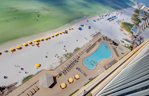 Thomas Drive Condo | Luxury Gulf-Front 2 Bedroom Condo