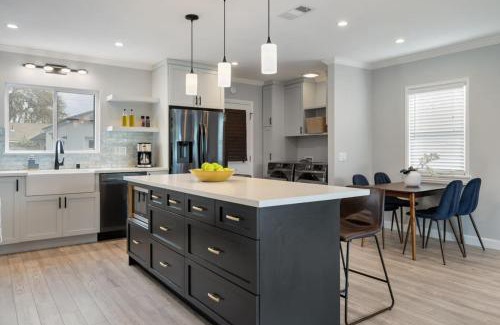 Harbor House | Luxury Hangout - Private Spa - Game Room - Arcade