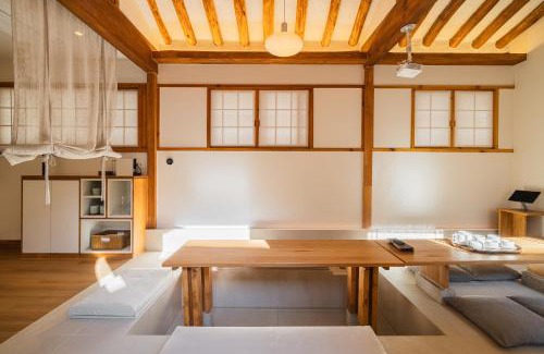Samcheong-dong Apartment | Luxury Hanok Stay Nuri