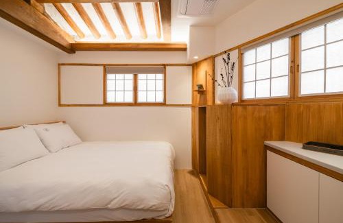 Samcheong-dong Apartment | Luxury Hanok Stay Nuri