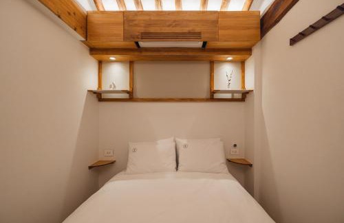 Samcheong-dong Apartment | Luxury Hanok Stay Nuri