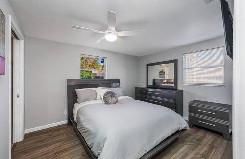 Bay Crest Park House | Luxury Heated Salt Pool House in Perfect Location!