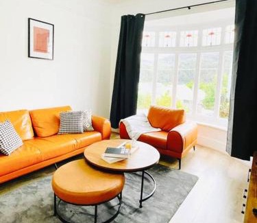 South Hobart Villa | Luxury Hobart City Fringe Home