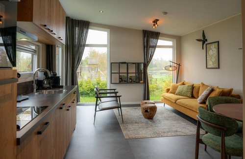 Sint Nicolaasga House | Luxury holiday home surrounded by water