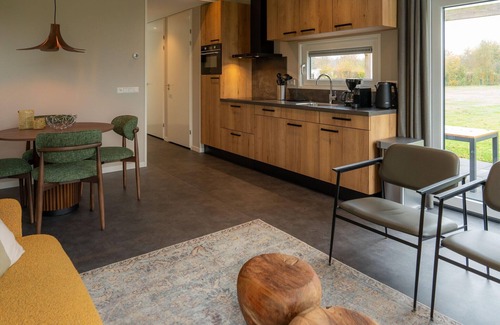 Sint Nicolaasga House | Luxury holiday home surrounded by water