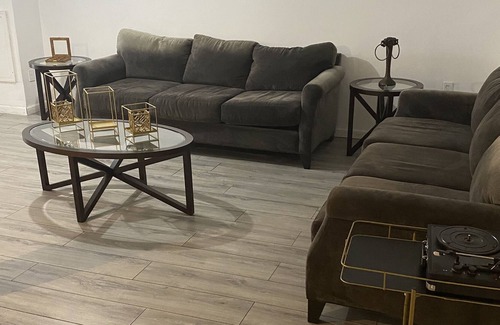 St. Louis House | Luxury Home away from Home