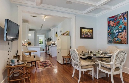 Audubon House | Luxury home in quiet residential neighborhood