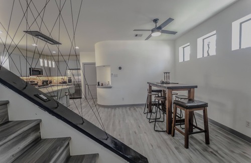 Willow Meadows/Willowbend Area House | Luxury Home - near NRG, Medical Center, Downtown & Galleria (5 - 15 minutes)