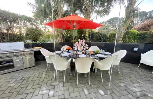 New Plymouth House | Luxury Home Next to Ocean and Walkway