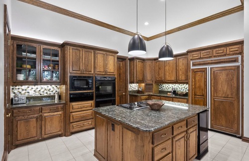 Athens House | Luxury home on 27 wooded acres with two private lakes in Athens, Texas.