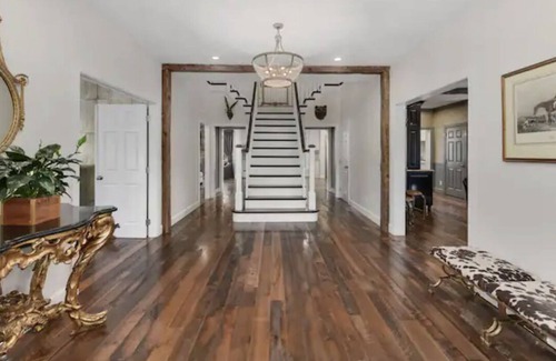 North Salem Other | Luxury home on horse farm near lakes, golf, hiking, skiing, great restaurants!