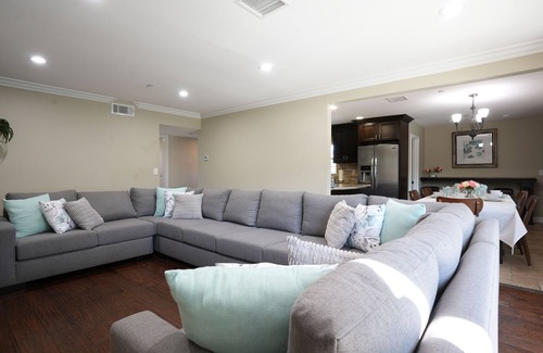 Hermosa Village House | Luxury Home: Pool/Jacuzzi, 3 Ensuites, Walk2Disney