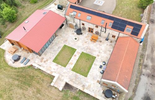 Crook House | Luxury Home, The Residence Sleeps 10, 2 Hot Tubs & Scenic Views near Durham & Bishop Auckland