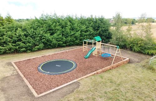 Crook House | Luxury Home, The Residence Sleeps 10, 2 Hot Tubs & Scenic Views near Durham & Bishop Auckland