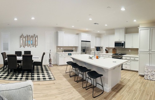 Rancho Cordova House | Luxury home. This home is located in a good neighborhood of Sacramento area.