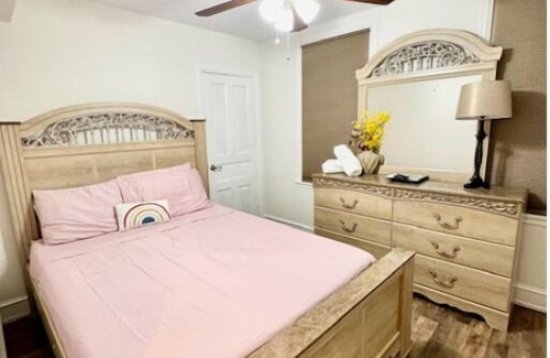 Foxcroft Square House | Luxury Home w/Front & Back Patio!