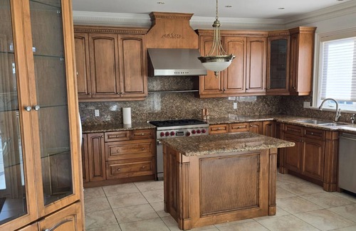 Richmond Hill House | "Luxury Home with Pool and Outdoor Bar"