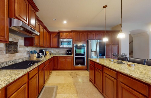 Norterra House | Luxury home with huge backyard, built-in bbq grill, game room