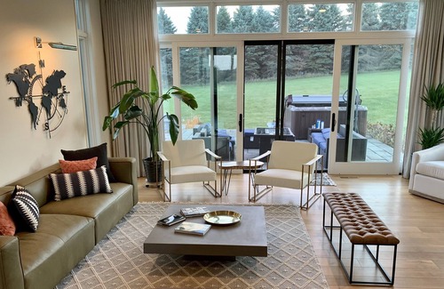 Verona House | 🔥Luxury Home With Outdoor Hottub and Movie Theater