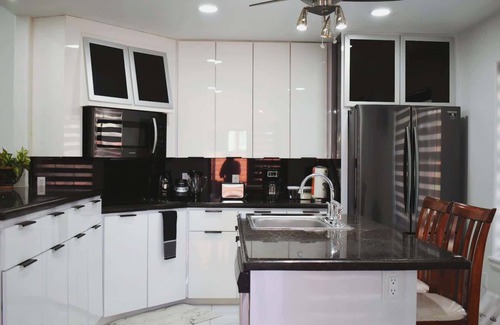 McAllen House | Luxury home with Pool, Electric Vehicle charger in McAllen near by hospitals and