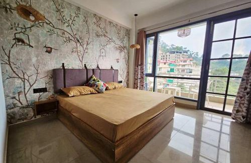 Kumarhatti Apartment | Luxury home with projector room near Kasauli