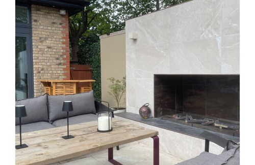 Dublin House | Luxury house, 3 double en-suite bedrooms, large garden in Dublin City Centre.