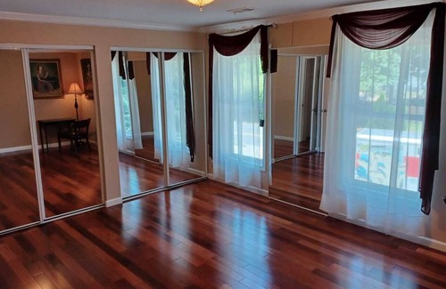 Vienna House | Luxury House in Heart of Tysons Corner