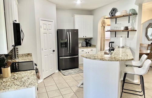 San Antonio House | Luxury House Near Six Flags and La Cantera!