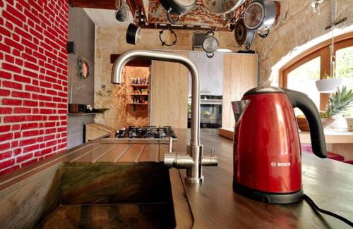 Mellieha Villa | Luxury House of Character Golden Bay/Manikata.