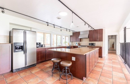 Wetmore House | Luxury House with a Huge Pool & Game Room by Fiesta Texas & Seaworld