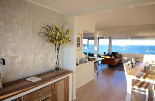 Manly Villa | Luxury house with Clifftop Seaview