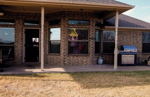 Wichita Falls House | Luxury huge 4br home, 2king, 1queen, triple bunk bed, 4TV with fence playground❣️
