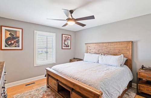 Lenexa House | Luxury in Lenexa!