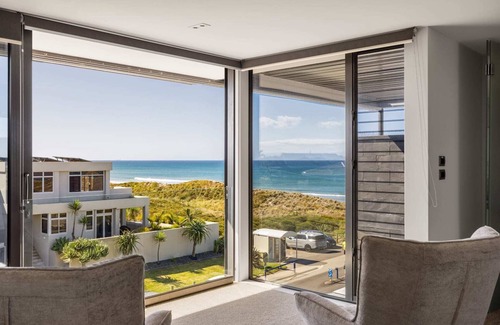 Mount Maunganui House | Luxury in Paradise - Sea Views, Beach and Spa