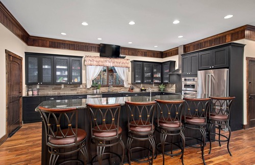 Farmington House | Luxury in the Heart of Nemacolin, the Laurel Mountains Most Idyllic Resort Area.