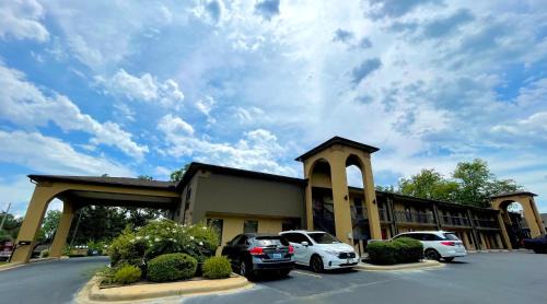 Selma Hotel | Luxury Inn & Suites