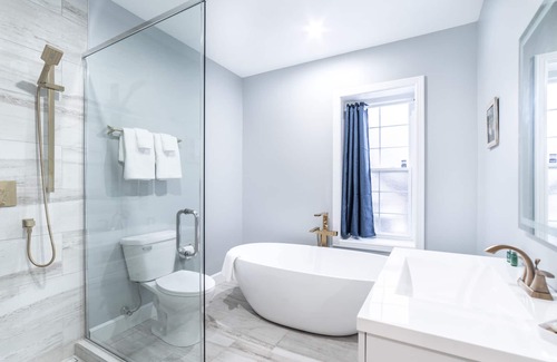 New Glasgow Bed & Breakfast | Luxury Inn - Unit 1 - Heart of New Glasgow