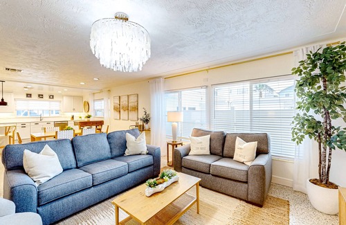 Redington Shores House | Luxury island home with game room, bikes, & quick beach access - dog-friendly