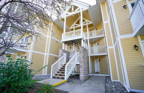 Oro-Medonte Apartment | Luxury Jacuzzi Suite-Full Kitchen