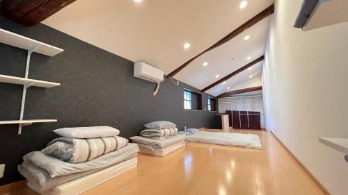 Izumisano Villa | Luxury Japanese Villa with Garden Near Kansai Airport & Premium Outlets 和風庭園豪邸