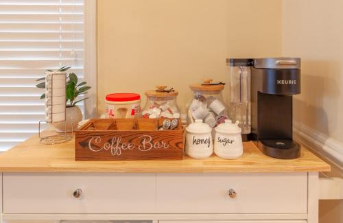 Northeast Bed & Breakfast | Luxury & Jolly-hearted Private Room in DC
