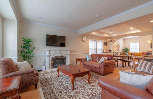 Northeast Bed & Breakfast | Luxury & Jolly-hearted Private Room in DC