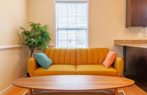 Northeast Bed & Breakfast | Luxury & Jolly-hearted Private Room in DC
